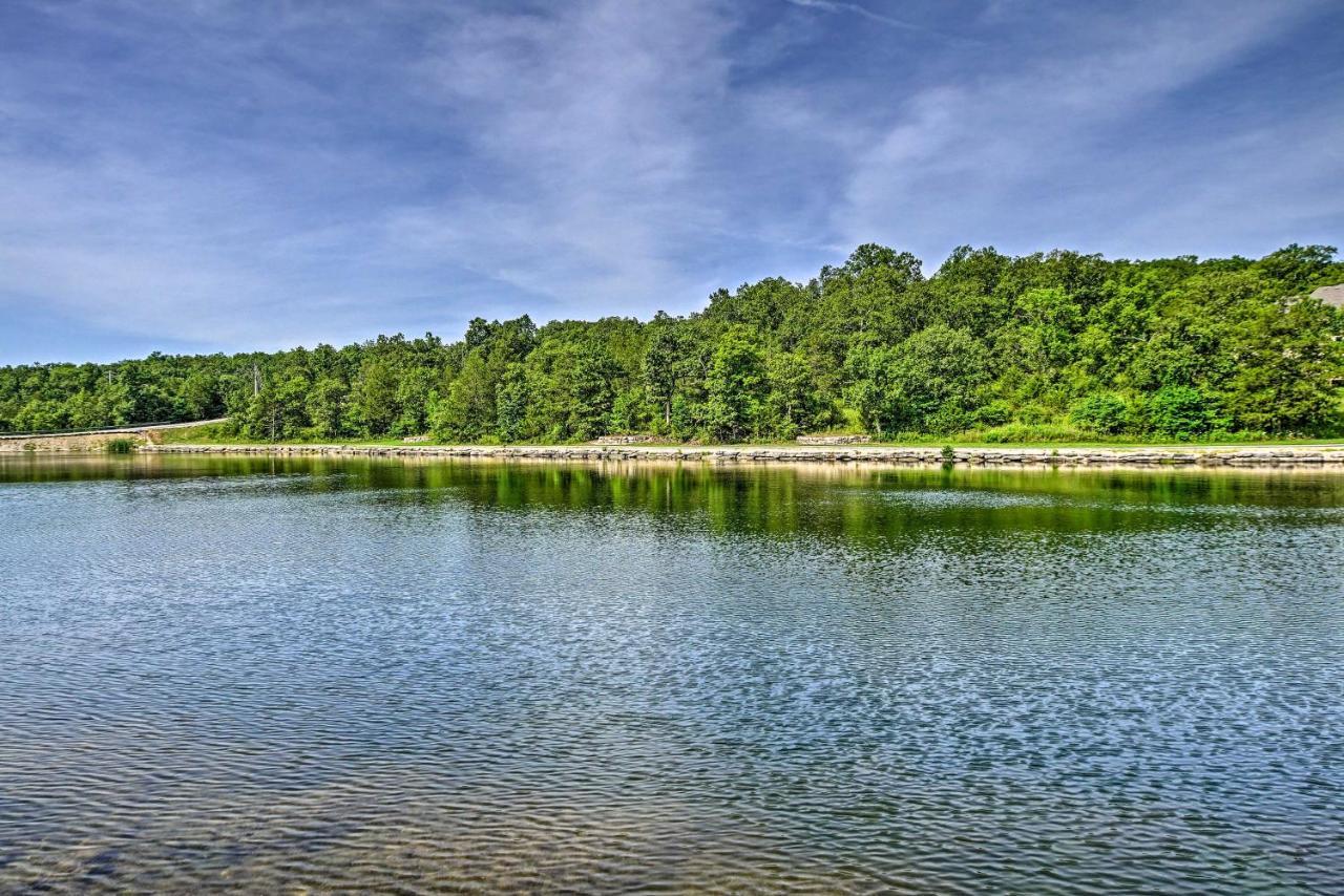 Branson West Cabin With Pool Access And Golfing Exteriér fotografie