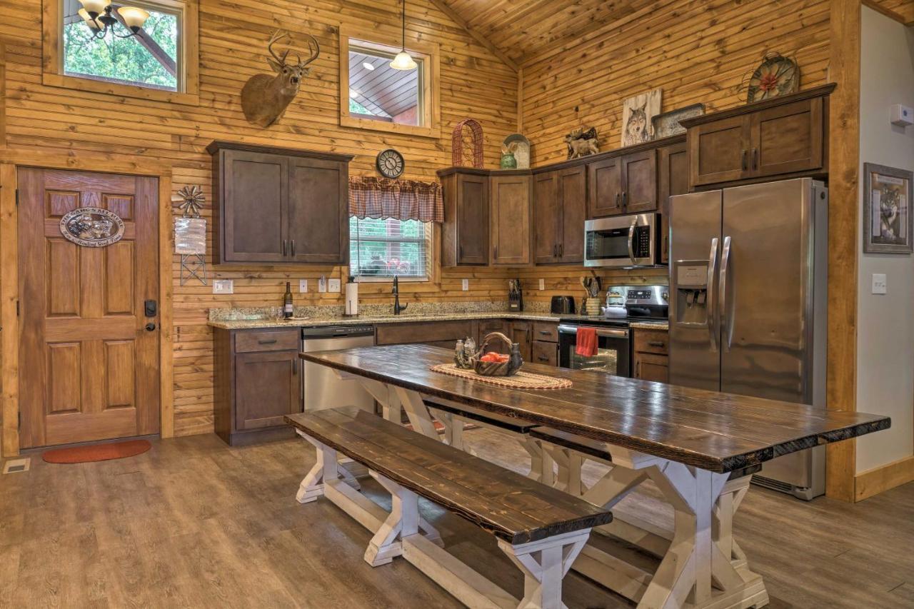 Branson West Cabin With Pool Access And Golfing Exteriér fotografie