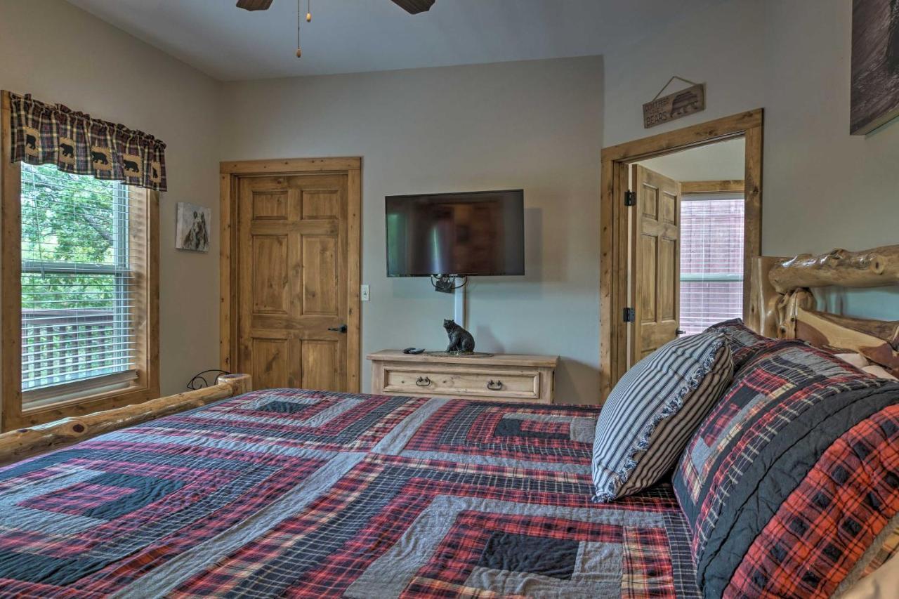 Branson West Cabin With Pool Access And Golfing Exteriér fotografie