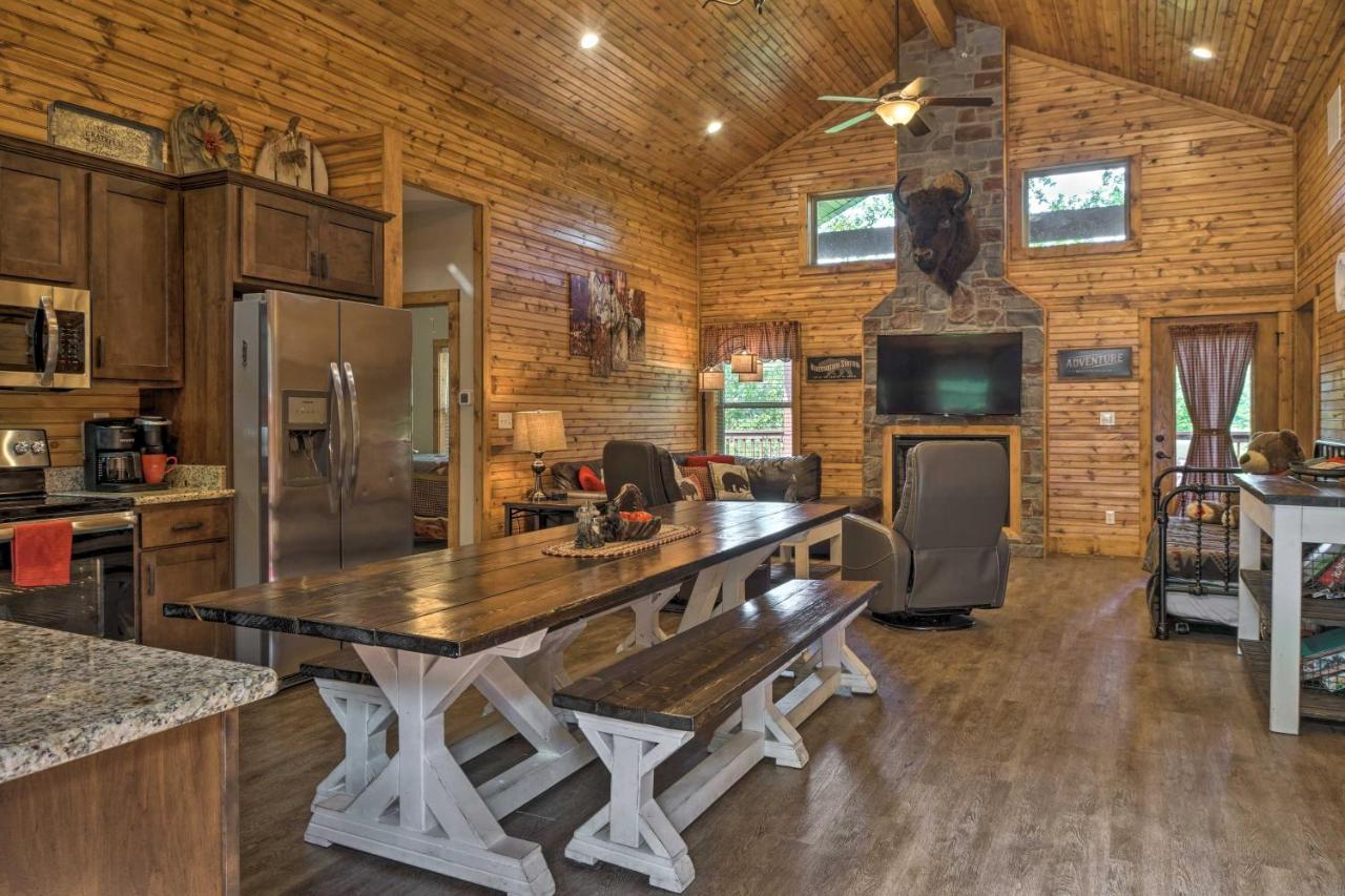 Branson West Cabin With Pool Access And Golfing Exteriér fotografie