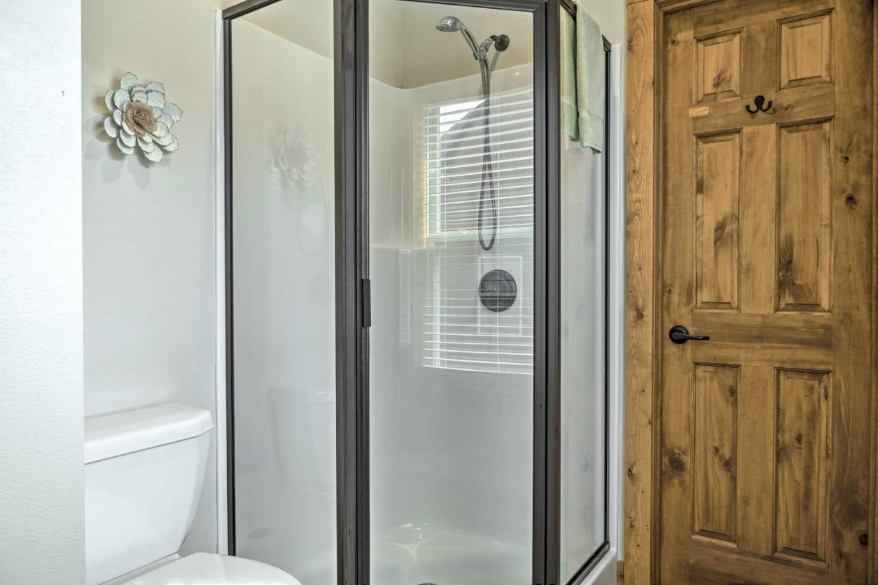 Branson West Cabin With Pool Access And Golfing Exteriér fotografie