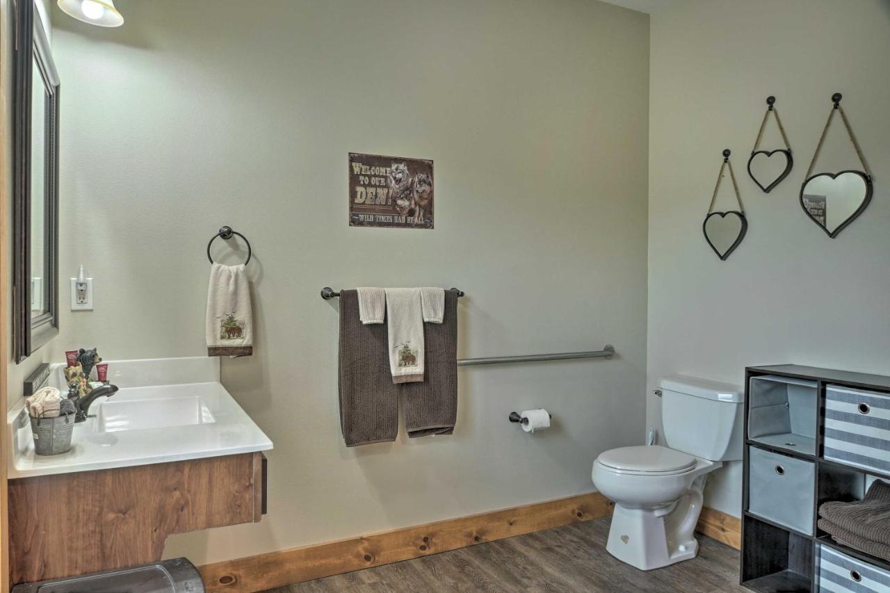 Branson West Cabin With Pool Access And Golfing Exteriér fotografie